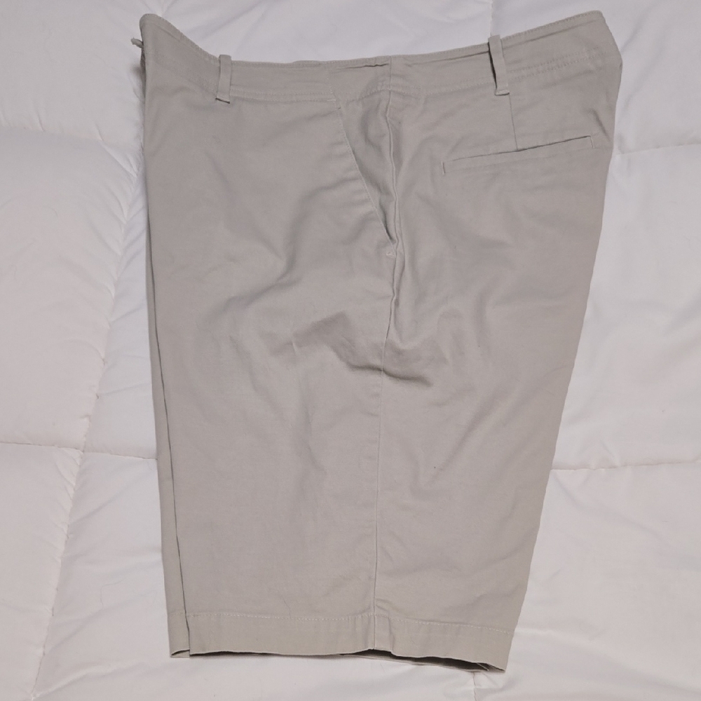 Women's Talbots Size 14 Tan Shorts - Picture 4 of 4